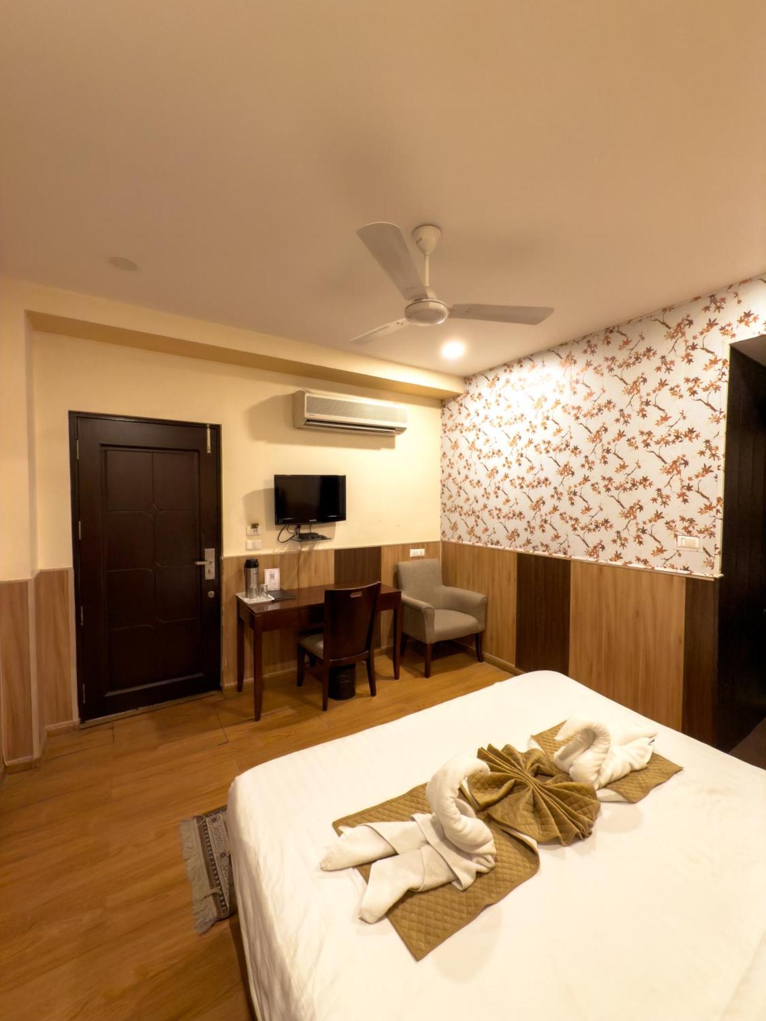 Hotel Royal Palm - A Budget Hotel In Udaipur Exterior foto